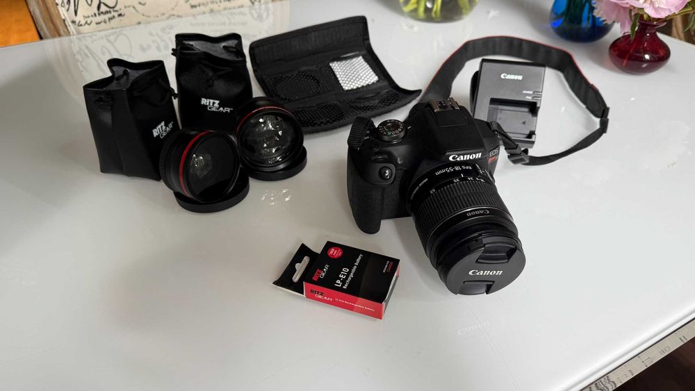 Canon Rebel T7 + obiectiv EF-S 18-55mm IS II + accesorii - nefolosite.