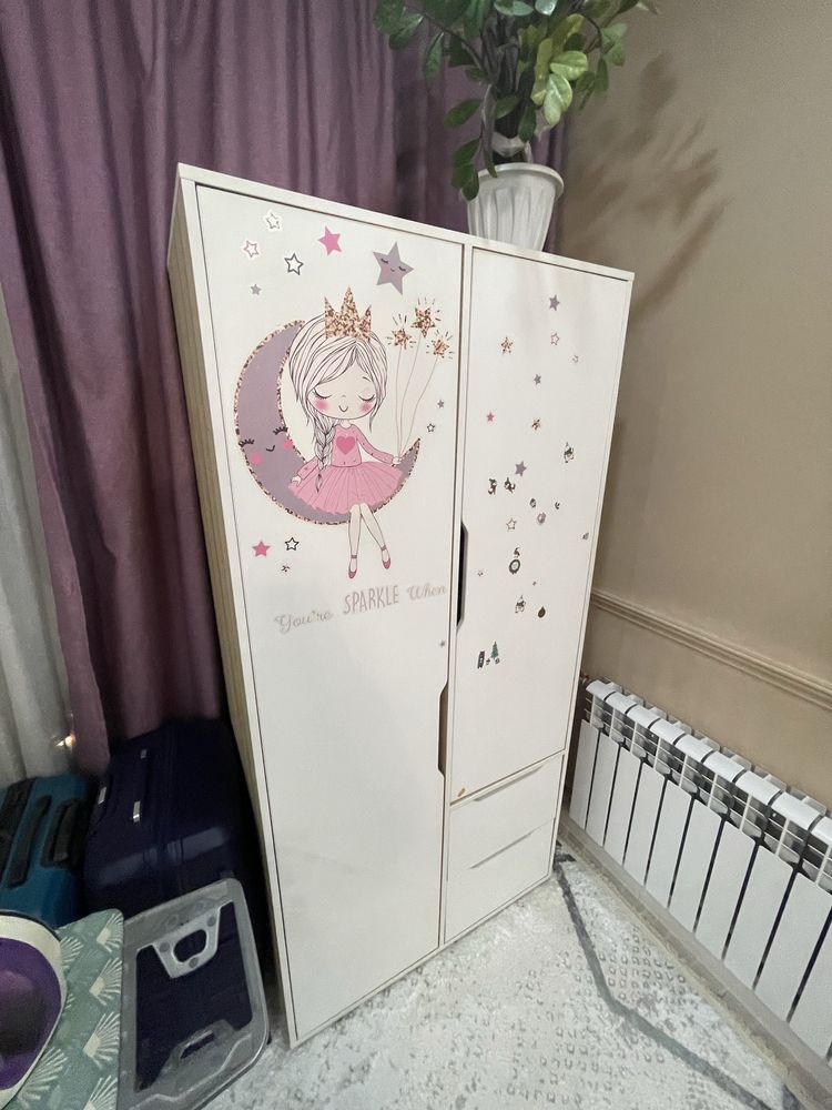 Продам двухъярусную кровать со шкафом