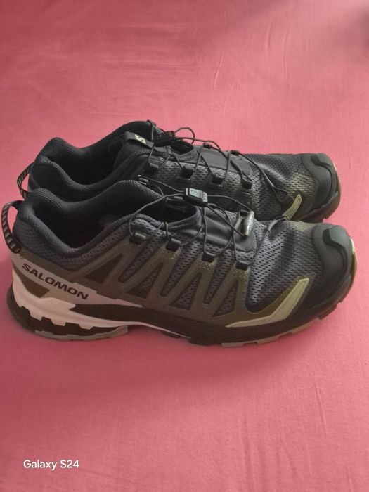 Pantofi drumetie Salomon marime 43 Jumate
