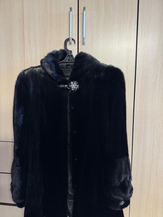 Шубы на продажу.