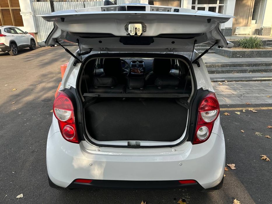 Автомобиль Спарк 2018 года двигатель 1.25 автомат топлива бензин газ