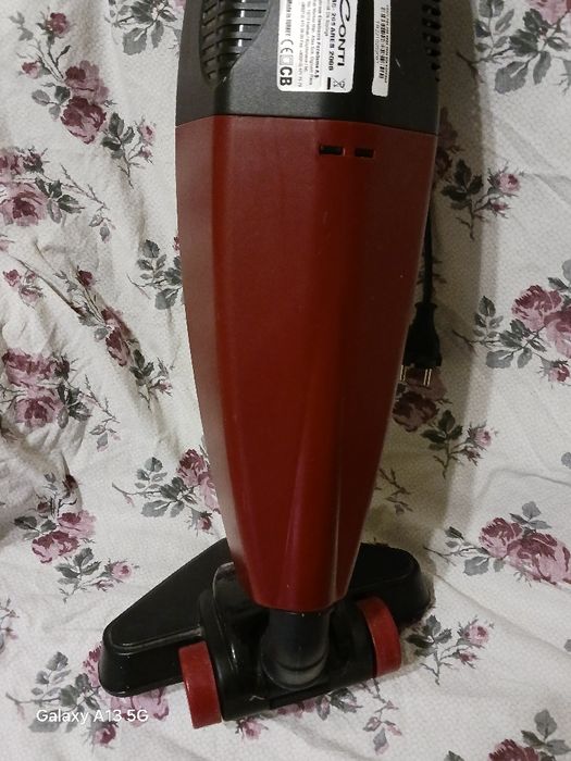 Vând aspirator electric de mână, folosit puțin