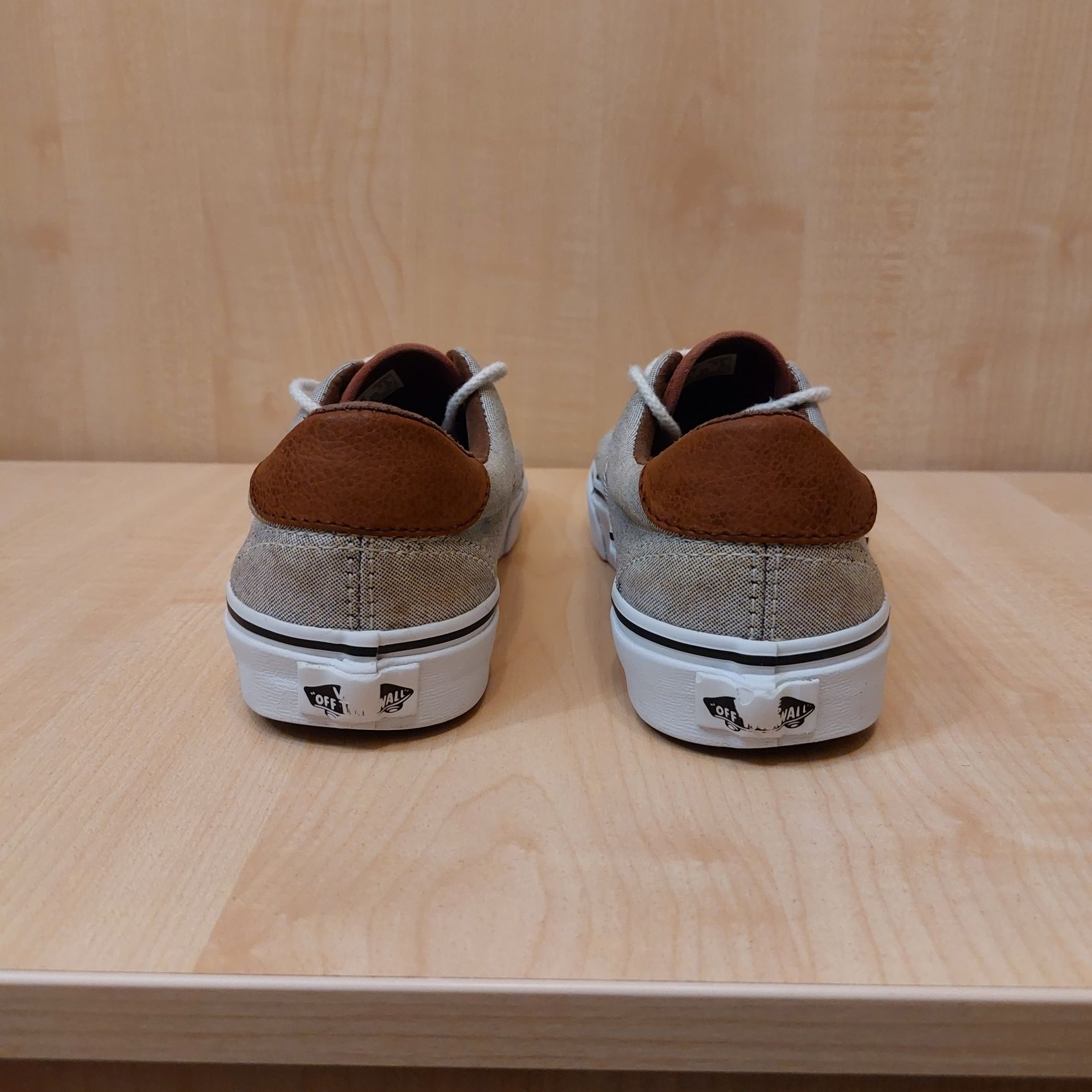 Vând teniși VANS unisex m39 LIMITED EDITION