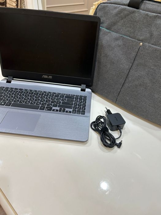 Ноутбук Asus в хорошем состоянии