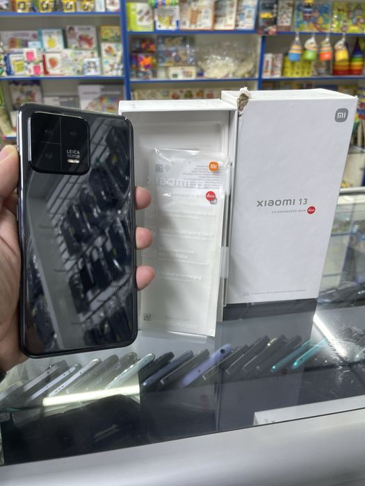 Xoiami 13 5G.   12/256