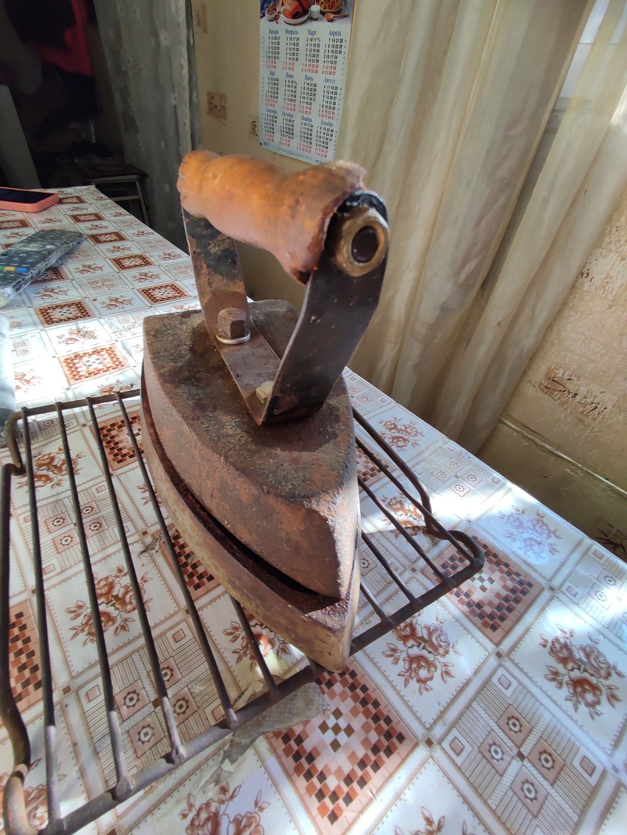 Утюг старинный             .