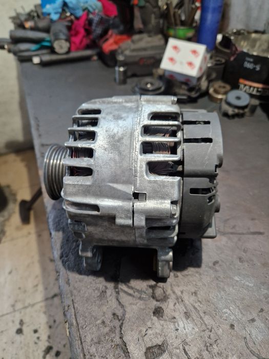 Алтернатор( динамо) 150 A VALEO TG15C095 / Audi A4, Q5