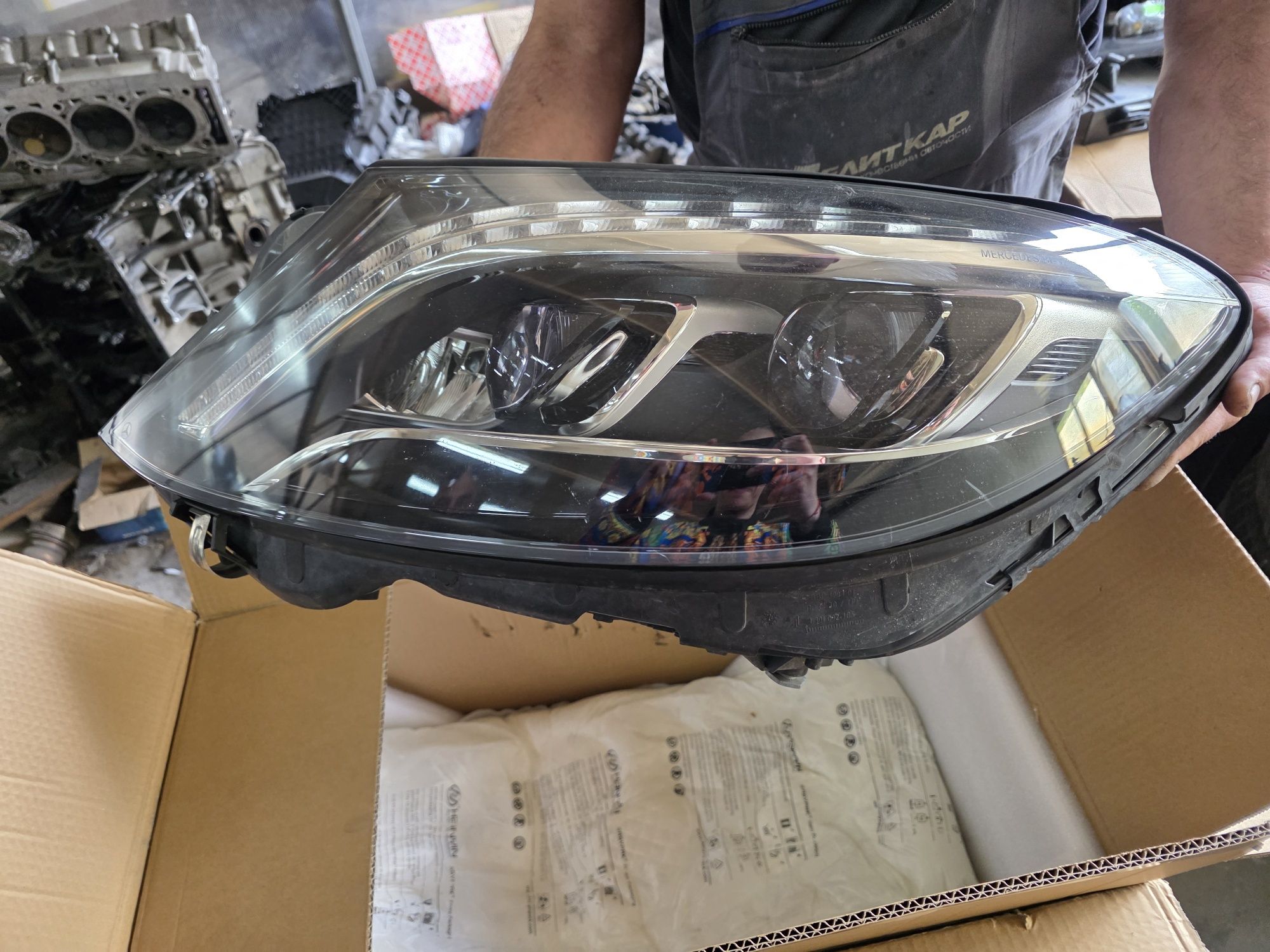Оригинални фарове Mercedes w222