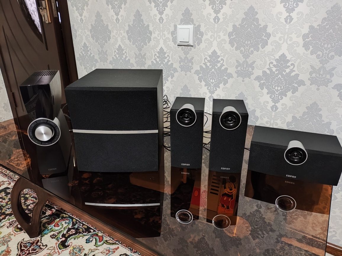 Продается Edifier C6XD  Универсальный кинотеатр с SD, USB и FM тюнером