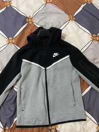 Nike Tech Fleece Marimea L(147-158)