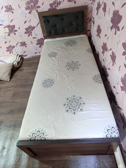 Кровать детская сундук в хорошем состоянии размер 2метра /40см высота