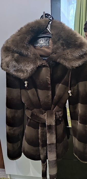 Шуба б/у бобер с капюшоном