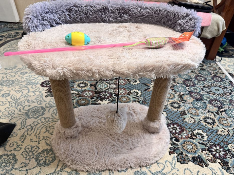 Продам новую когтеточку.