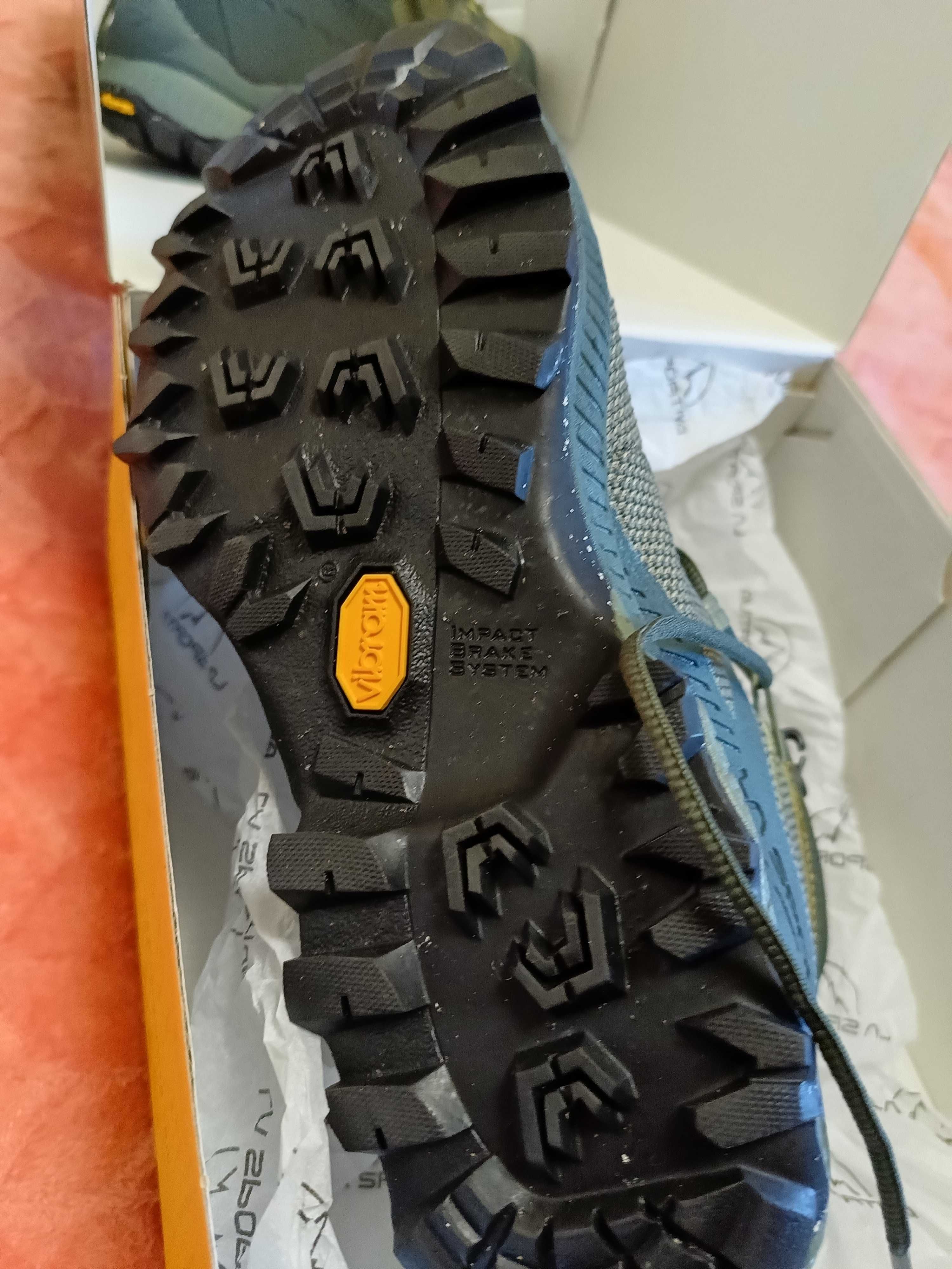 Bocanci munte La Sportiva