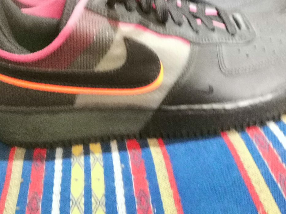 Adidas piele Nike, noi, nepurtati deloc