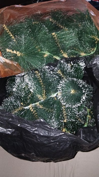 Хвойные гирлянды. Для украшения.  Почти даром.