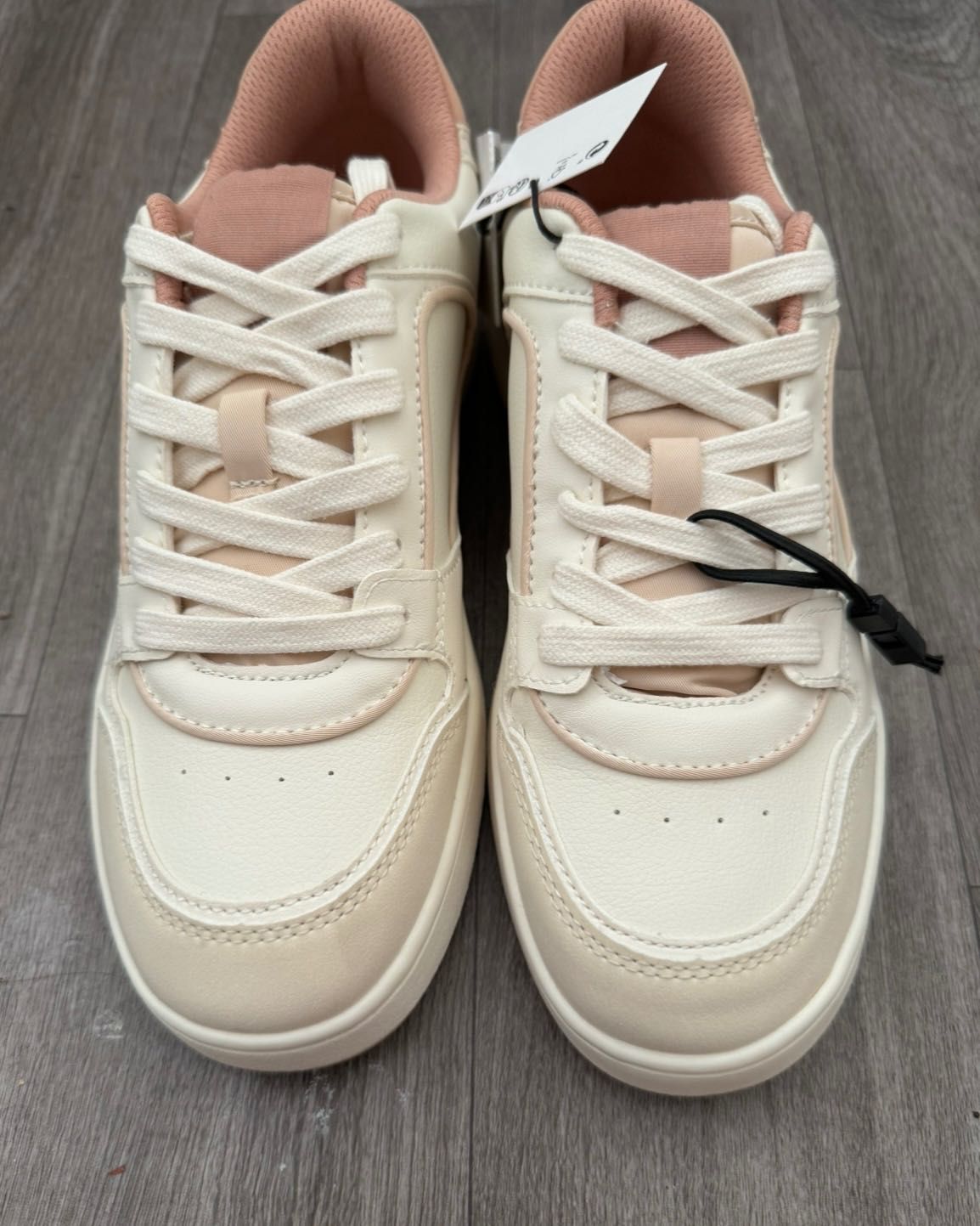 Продаю новые кеды ZARA