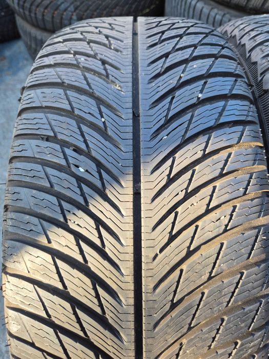 2 Anvelope de IARNA - 235/45/18 - Michelin - CA NOI - DOT 2024