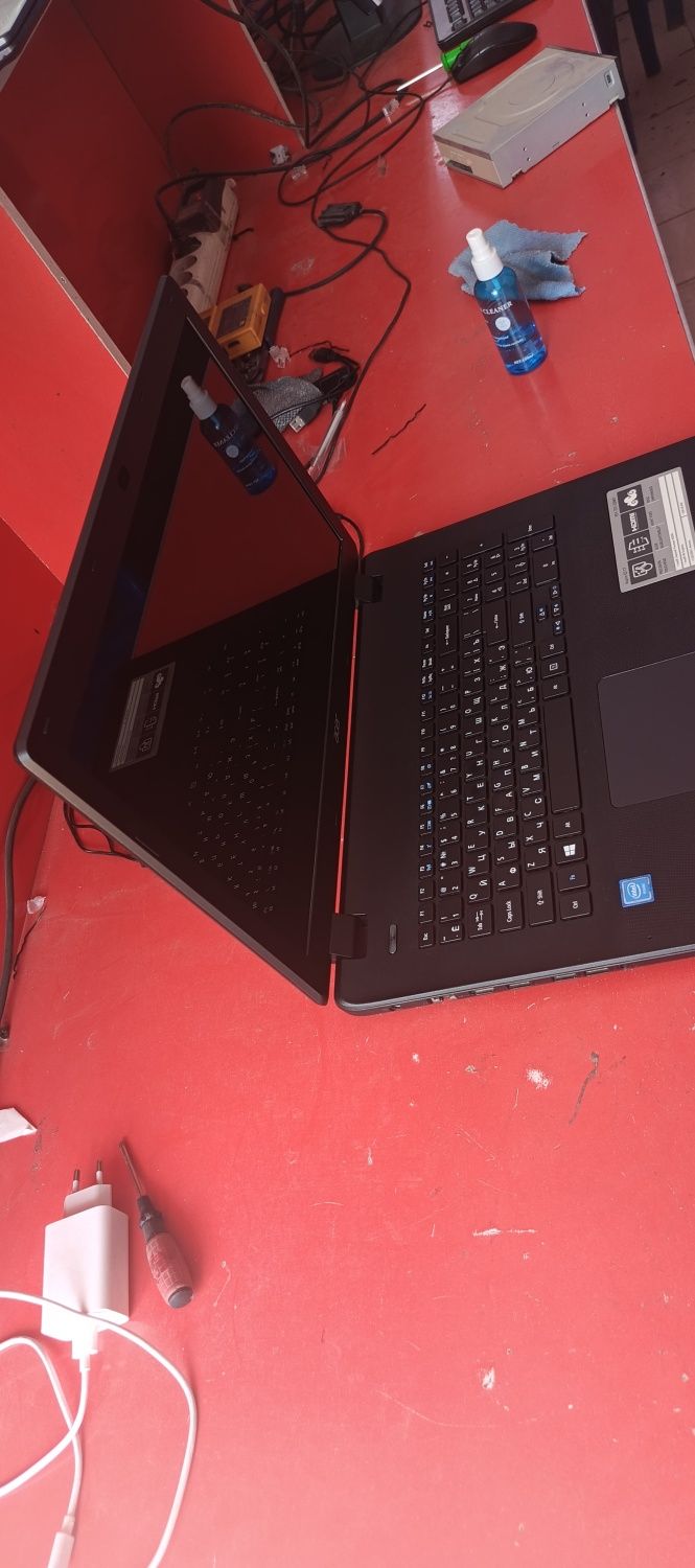 Noutbuk acer celeron