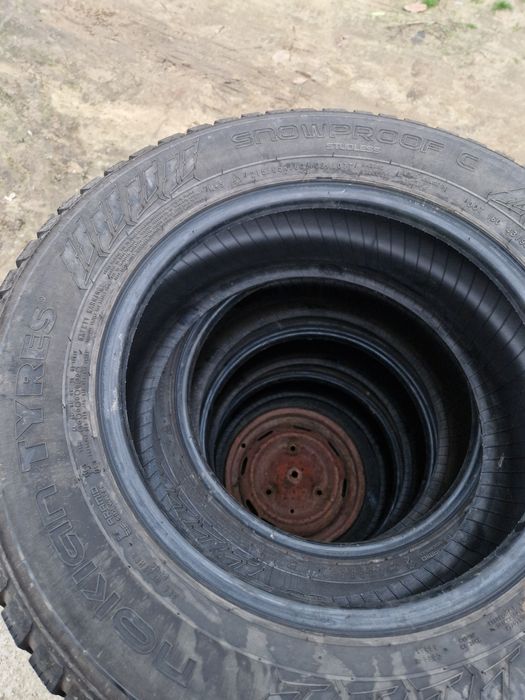 215 65 16C  iarna M+S Nokian 2021