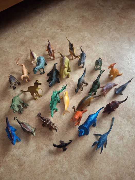 Динозавры игрушки