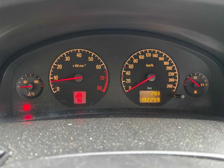 Vand Opel Vectra C 2003 1.6 benzina 100cai, AC - necesita reparatii