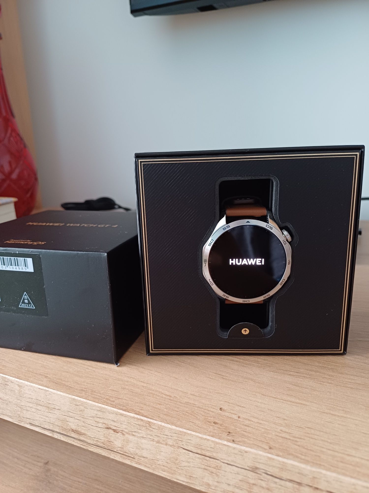 Huawei Gt 4 Leather Smart watch