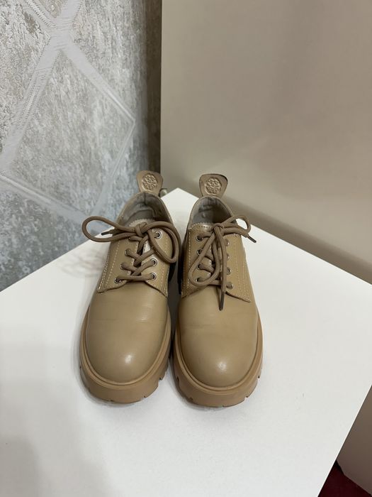 Продается женские лоферы Alexander Mcqueen