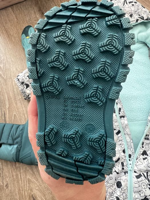 Salopeta de iarna/ combinezon + manusi + cizme Decathlon