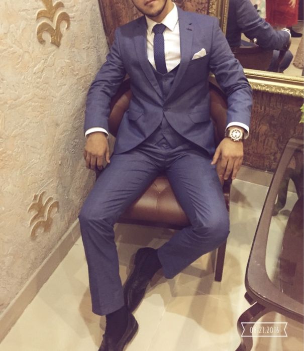 Продаю костюм тройка