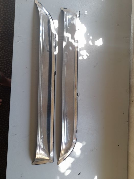 Ветровки на исузу ельф