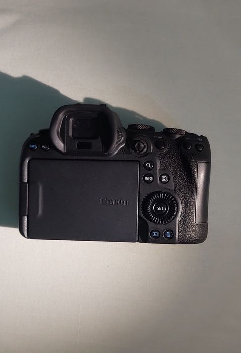 Canon R6  rf 24x105mm foto aparat