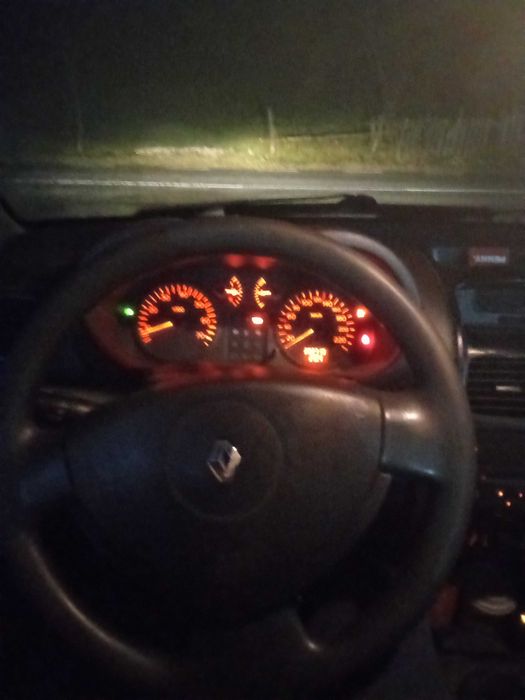 Vand Renault Clio 2 1.2 benzină