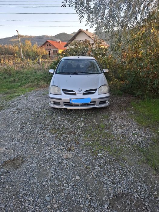 Nissan almera tino