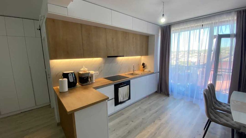 Vand apartament nou Bradet