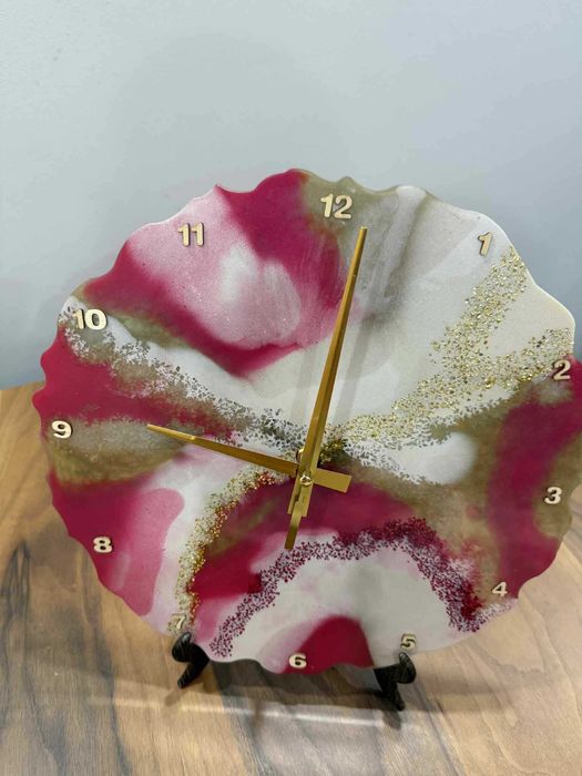 Голям дизайнерски, ръчно изработен часовник