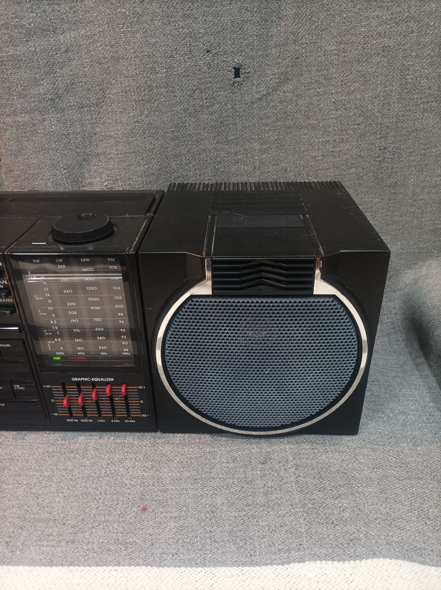 Casetofon grundig party center 700