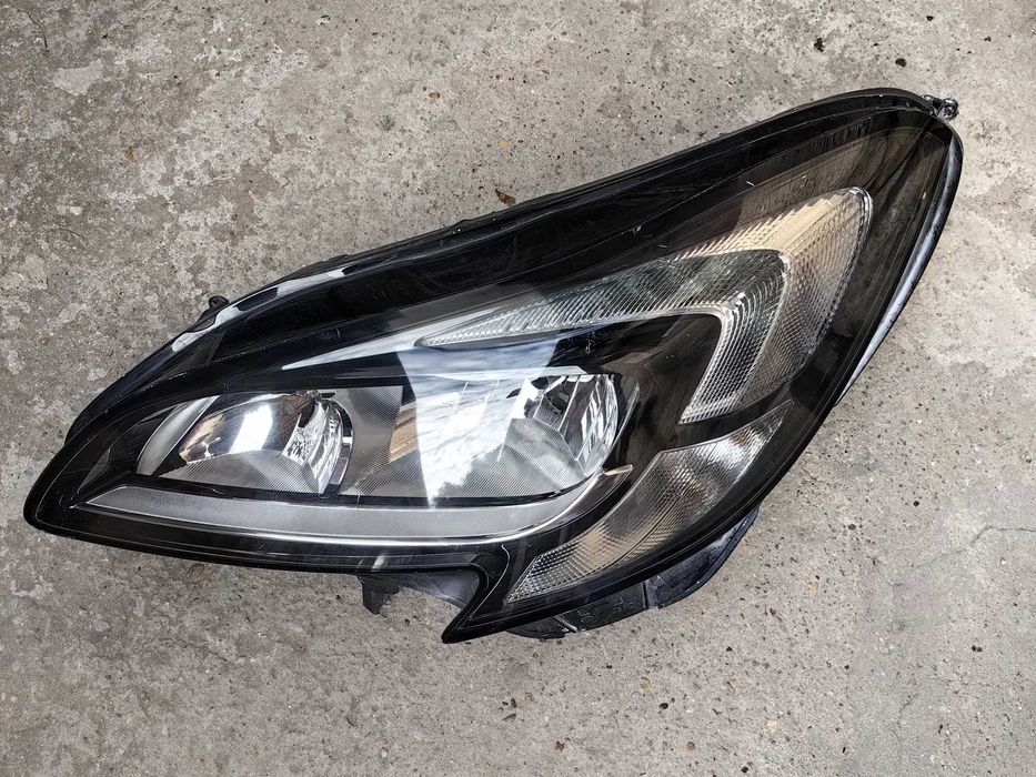Фар за Opel Corsa E / Опел Корса Е