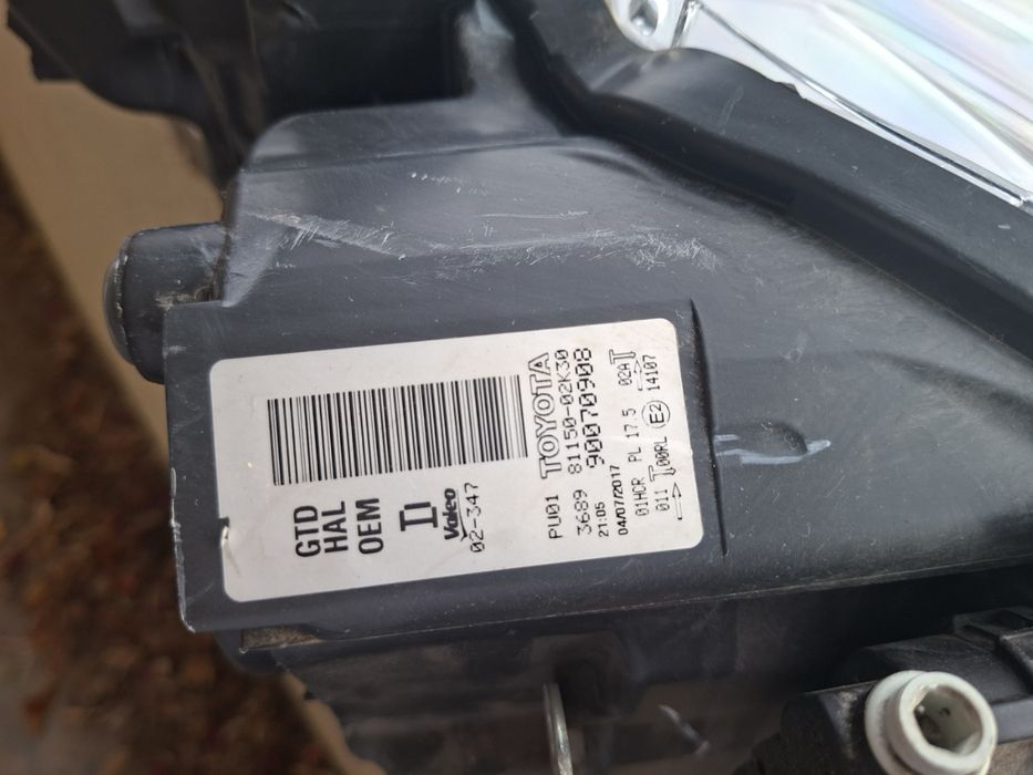 Ляв фар Toyota Auris 2013 - 2018