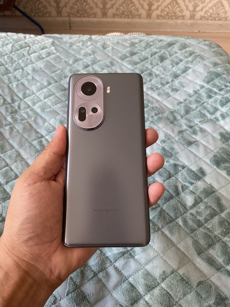 Oppo reno. 11 5G.    12/256