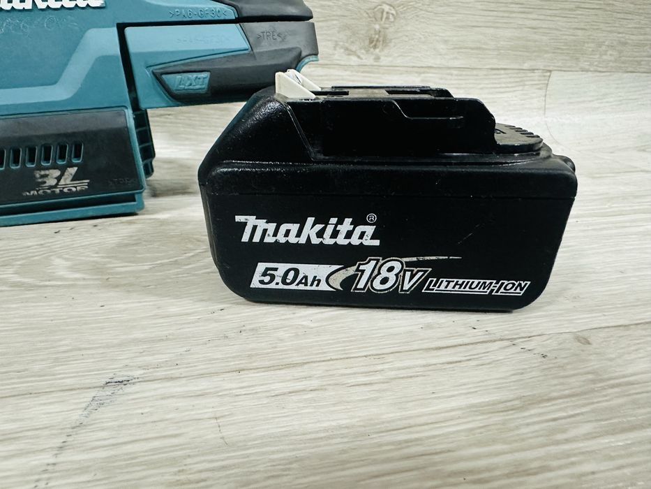 Rotopercut Makita DHR 243