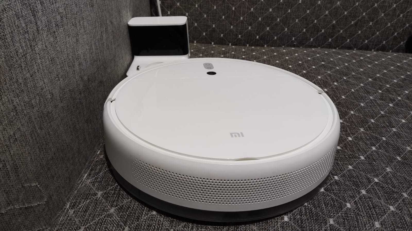 Робот пылесос Xiaomi Mi Robot Vacuum-Mop