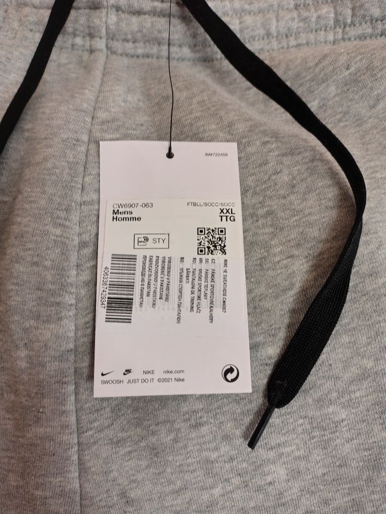 Vând pantaloni trening bărbați Nike mărime XXL