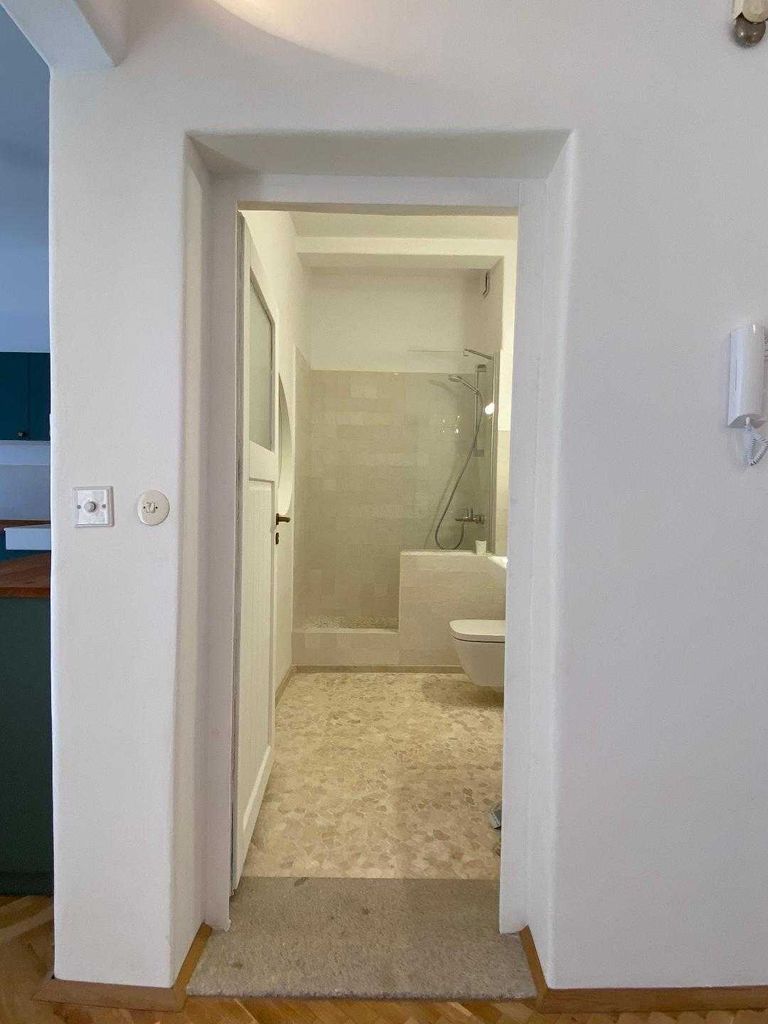 Дава се под наем Двустаен апартамент в София, Дружба 1 - 55 кв.м за 703.8 € - Снимка #3