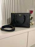 Geantă PRADA Galleria originală, NOUĂ – piele neagră, 100% autentică