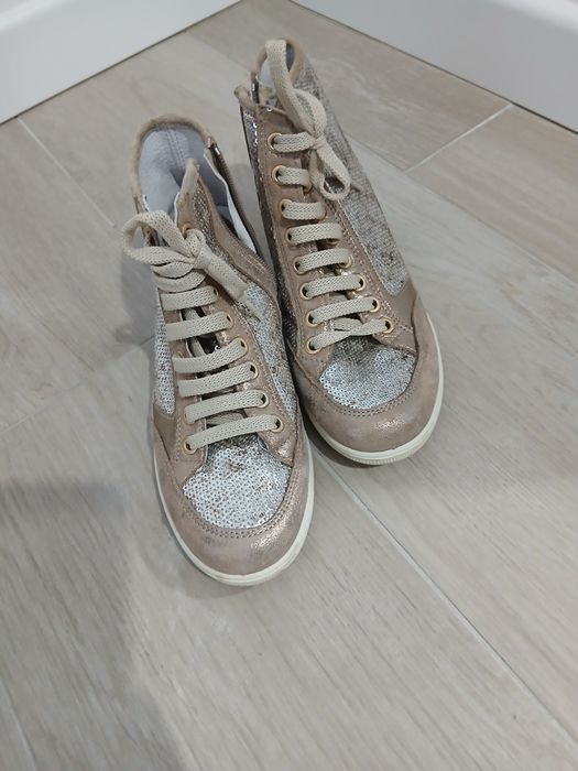 Incaltaminte   nr 36 ,stare foarte bună