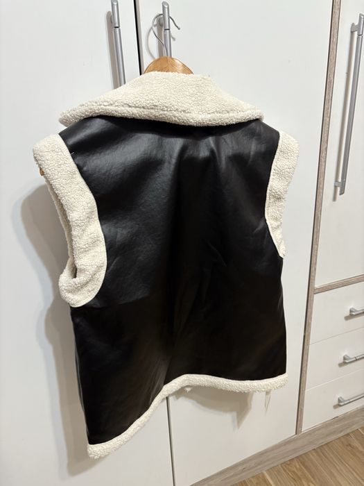 Топъл черен елек