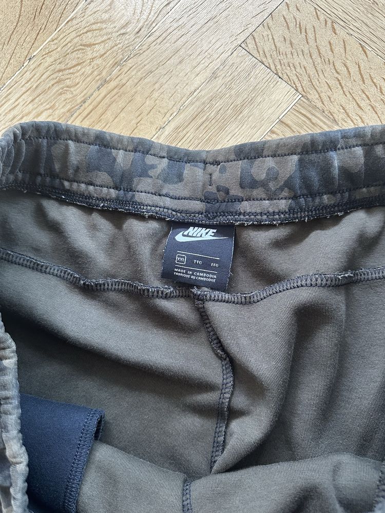 Nike tech fleece green camo xxl 2xl Оригинално!