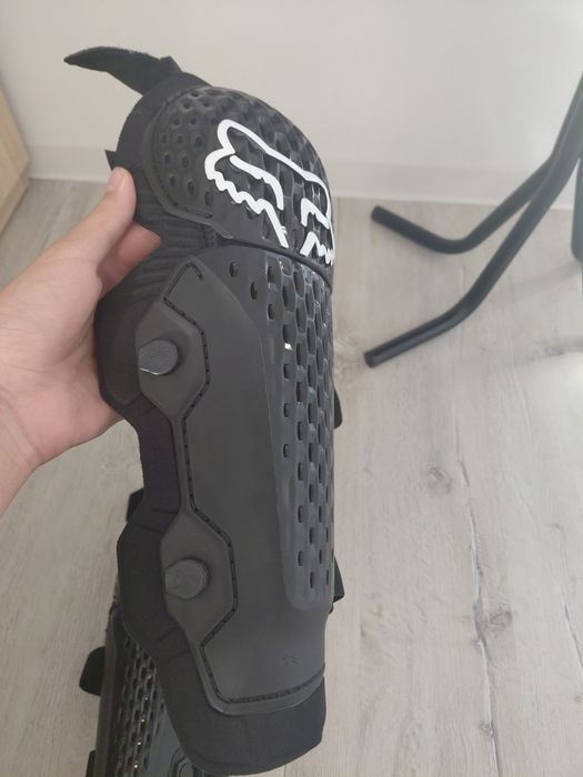 Genunchiere fox Mărime L