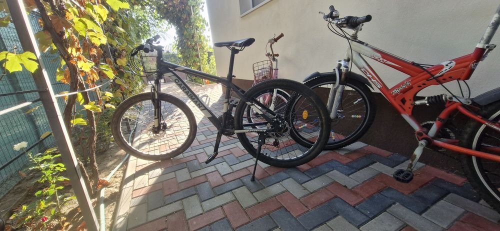 De vanzare 2 biciclete